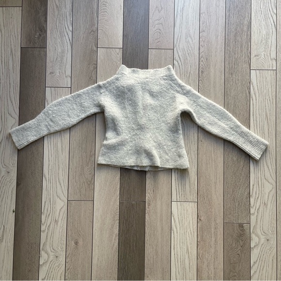 Quince Women's Light Gray Button-Up Cardigan - Picture 3 of 6